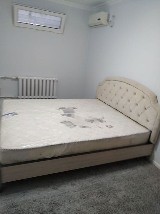 Продаю квартиру ул. Бабура 85 . в центре 3 комнаты,