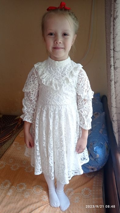 Продам гипюровое платье.