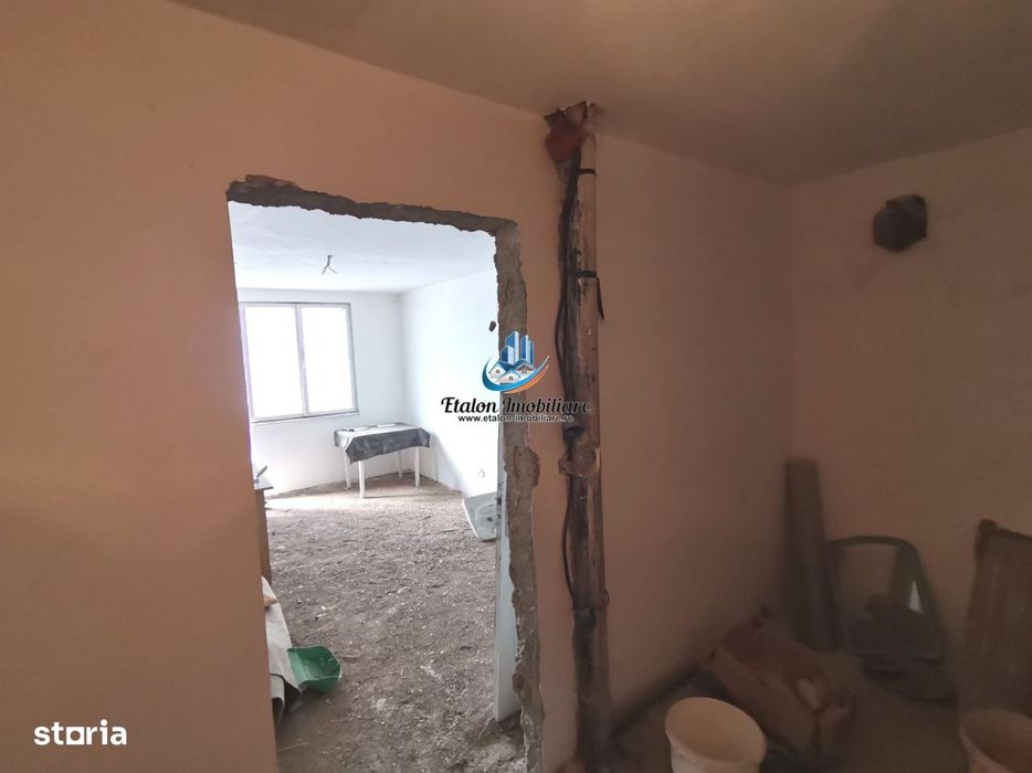 Apartament 3 camere semidecomandat, etaj 3/ LIFT/ Orion Darmanesti