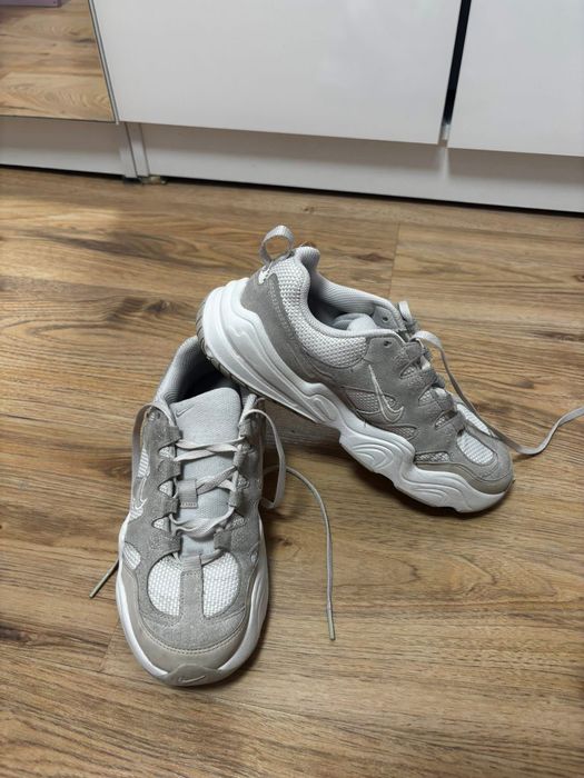 Маратонки NIKE Tech Hera