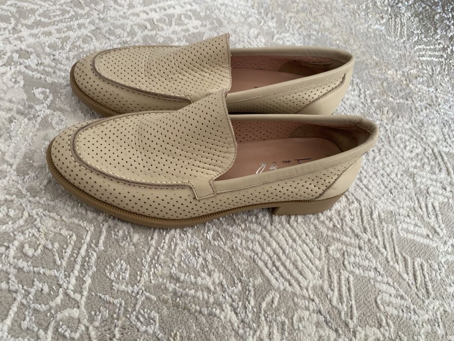 Продаю лоферы новые