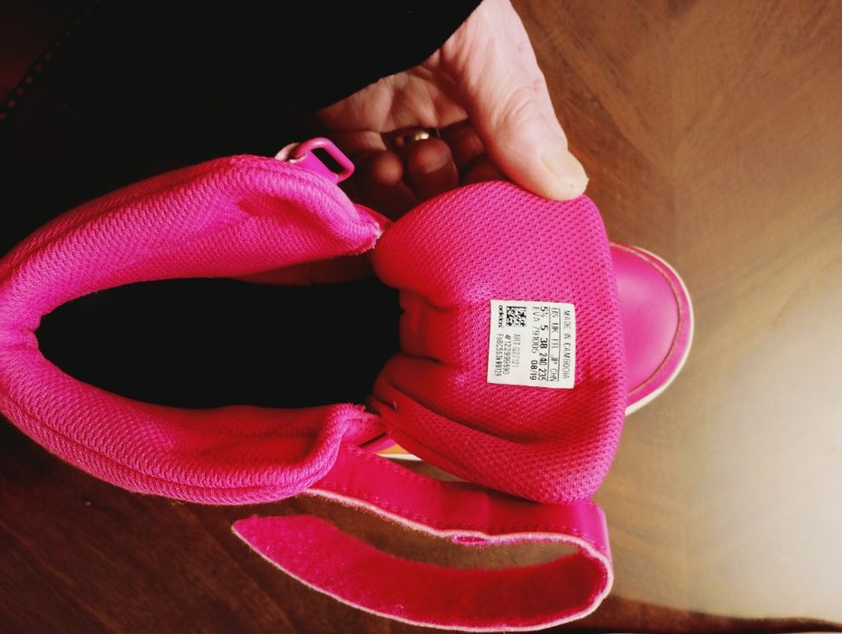 Vând adidași Adidas, mărime 38, purtați foarte puțin