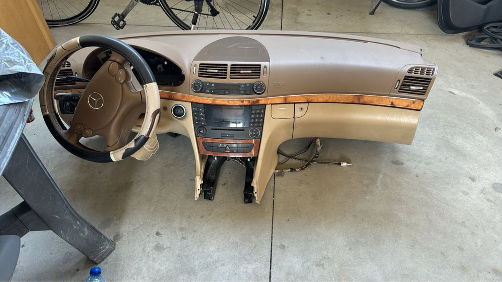 Арматурно табло W 211 ARB