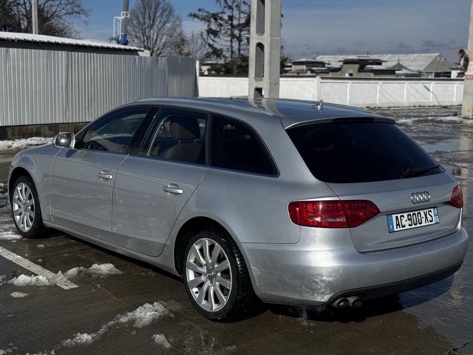 Audi A4 B8 2010-2.0TDi-143CP EURO 5//Automat//Full LED//Navi MMi
