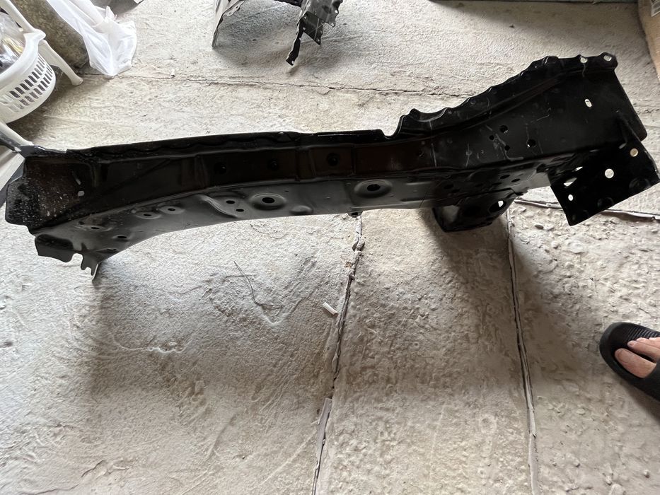 Лонжерон на Тойота Хайландер 2021