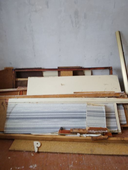 Дрова, двери б/у отдам бесплатно