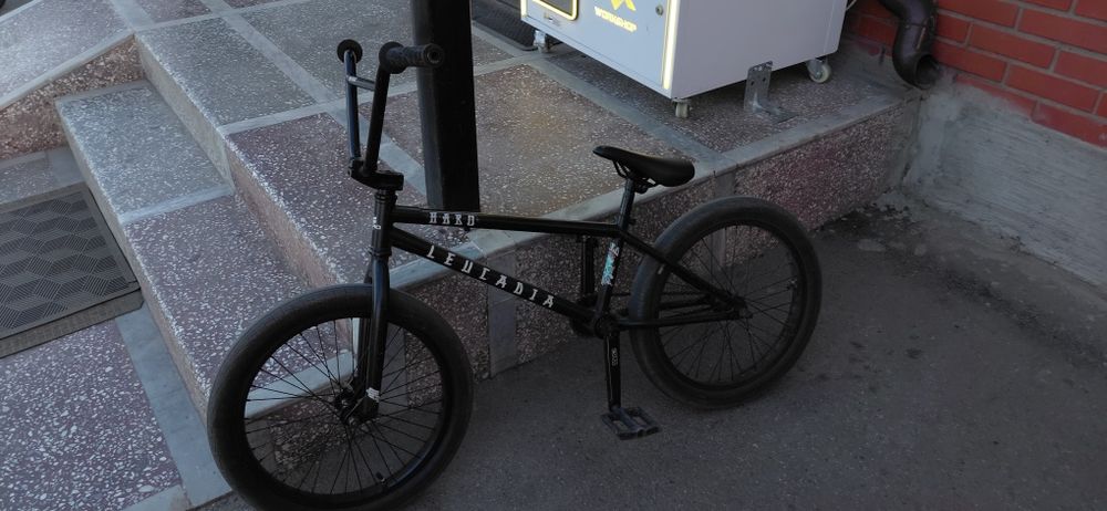 Продам трюковой велосипед Bmx Haro Leucadia