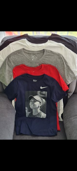 Tricouri Nike Simona Halep cu semnatura