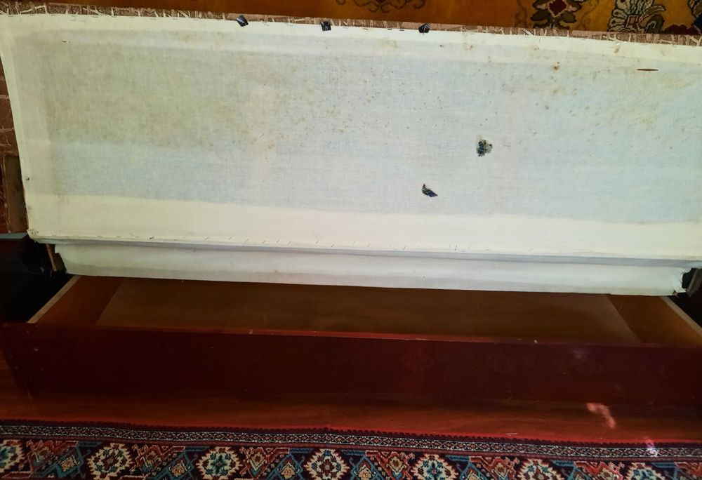 диван раскладной советских времен