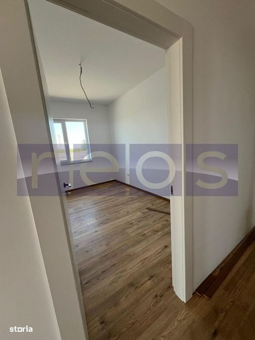Vanzare Casa 5 Camarere | 400 Mp | Tunari