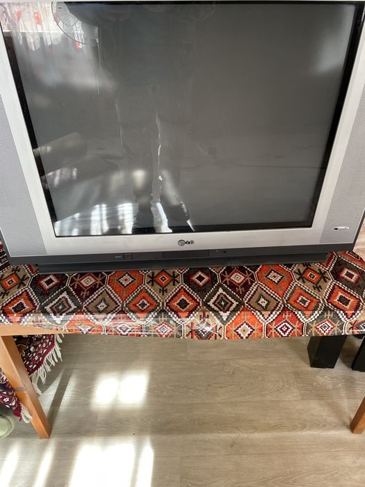 Продам телевизор LG . Б/У