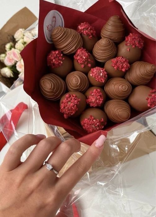 Клубника 8 марта