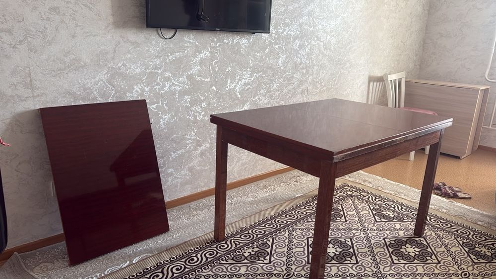Продаю стол выдвижной