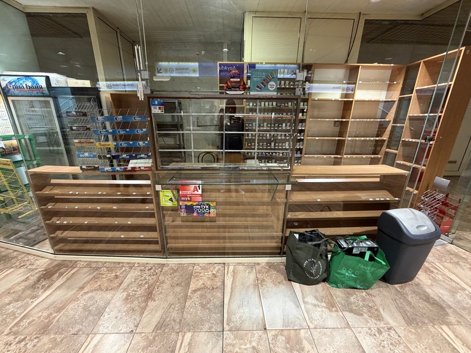 Стелажи и рафтове