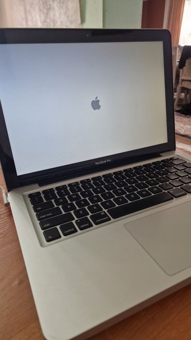 Ноутбук MacBook 1372