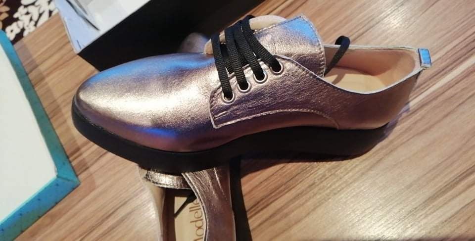 Нови дамски обувки и боти