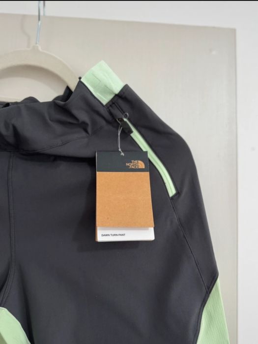Pantaloni de munte The North Face dama