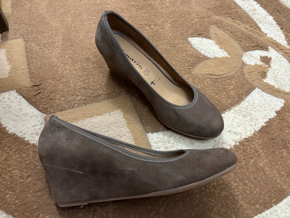 Pantofi Tamaris cu talpa ortopedica din piele intoarsa