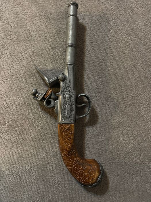 Кремъчен пищов реплика за механи и фолклор