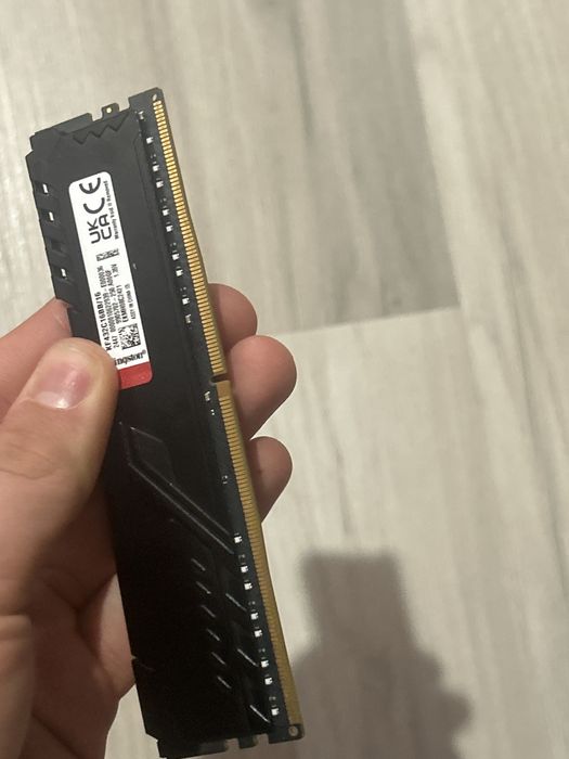 Vand 16 gb ram ddr4 fury 3200Mhz