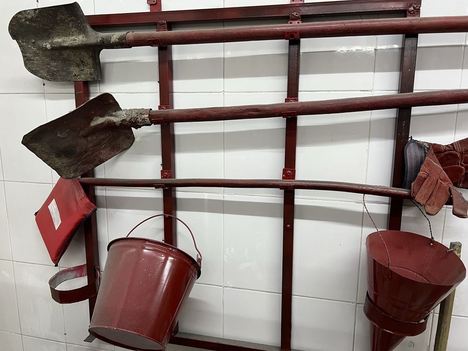 Продам огнетушитель, пожарный щит