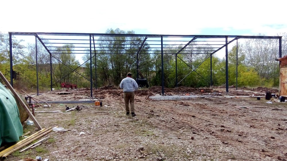 Hale și structuri metalice