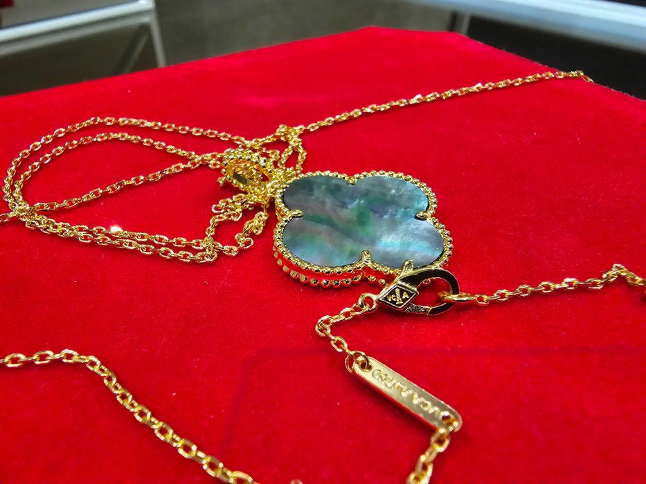 Van Cleef & Arpels VCA Gold Grey Mother Pearl Long Magic Дамско Колие