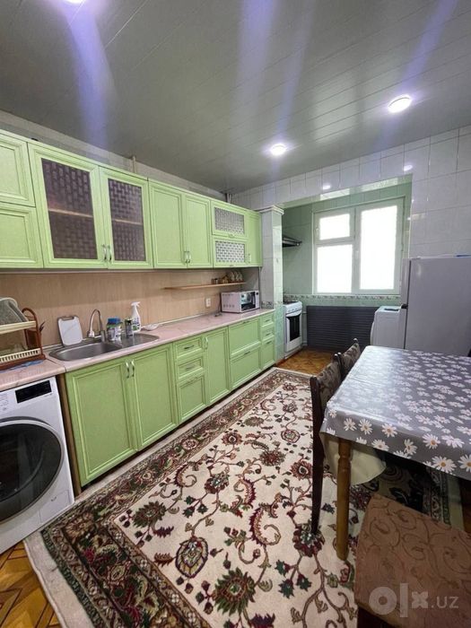 Срочно продам квартиру на буюк ипак йули 2/3/9 ,отдельный вход