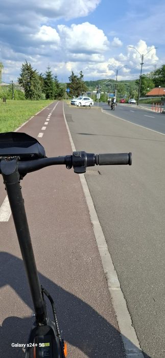 Vând trotineta electrica Kukirin G3