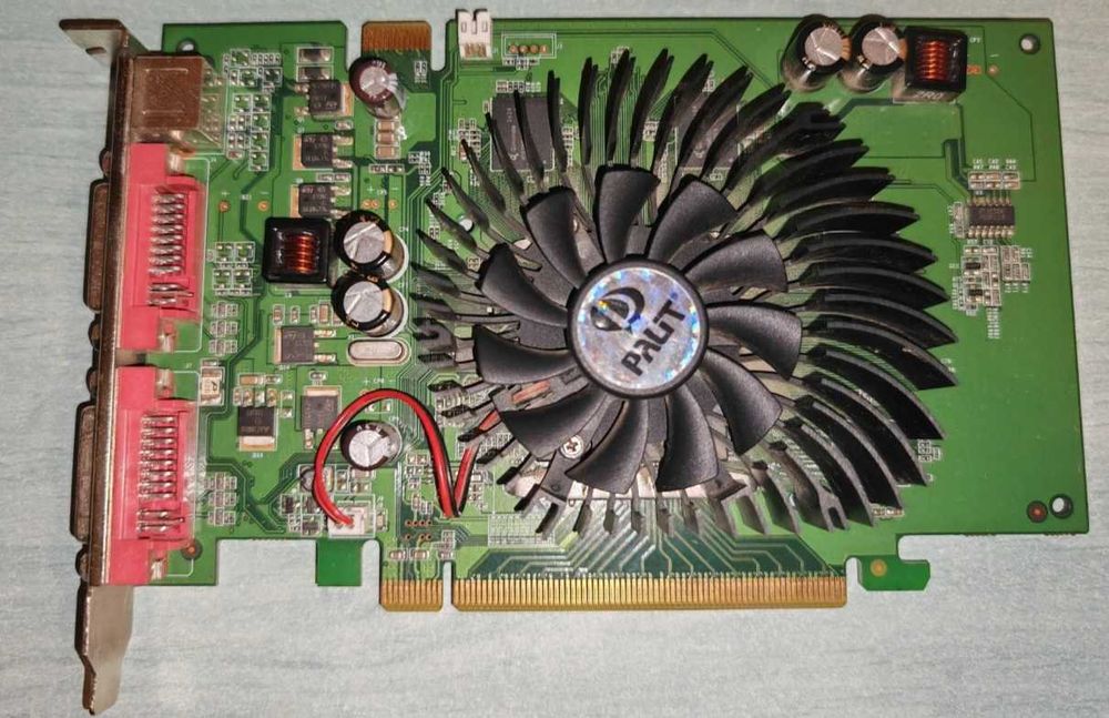 Placa video 8600 GT, memorie 256 MB, 128 bit