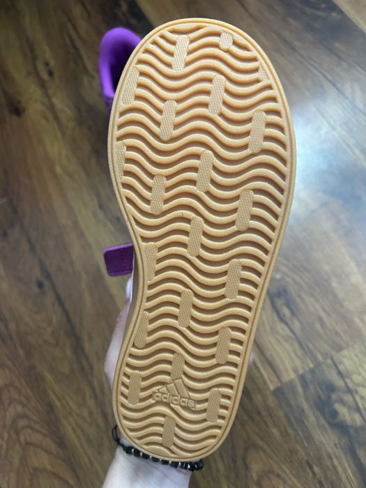 Adidas нови маратонки