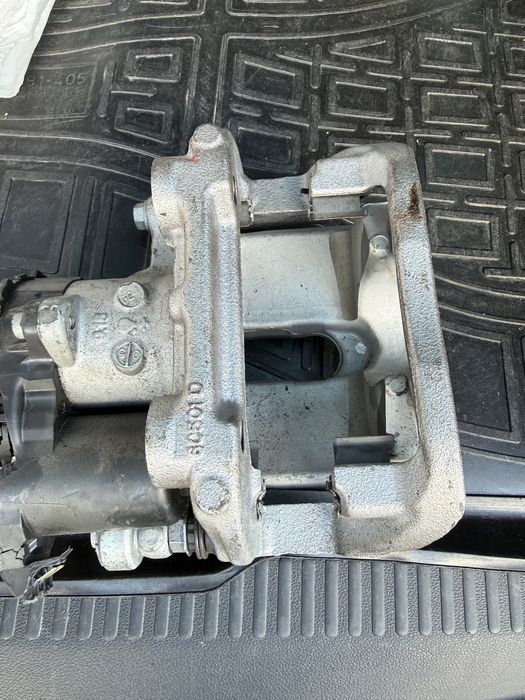 Etrier Frână Spate Mercedes-Benz ML / GLE / GLS (W166) – NOU, Original