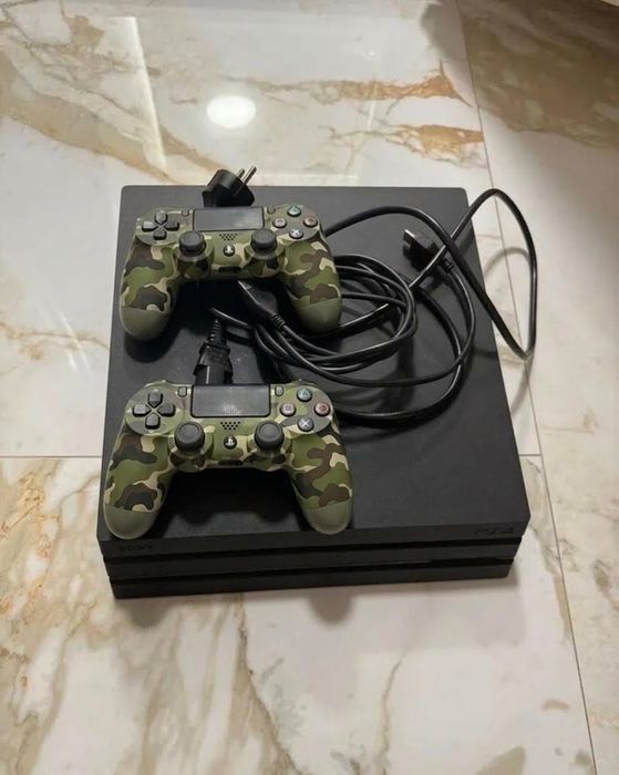 Playstation 4 PRO 1Tb с играми