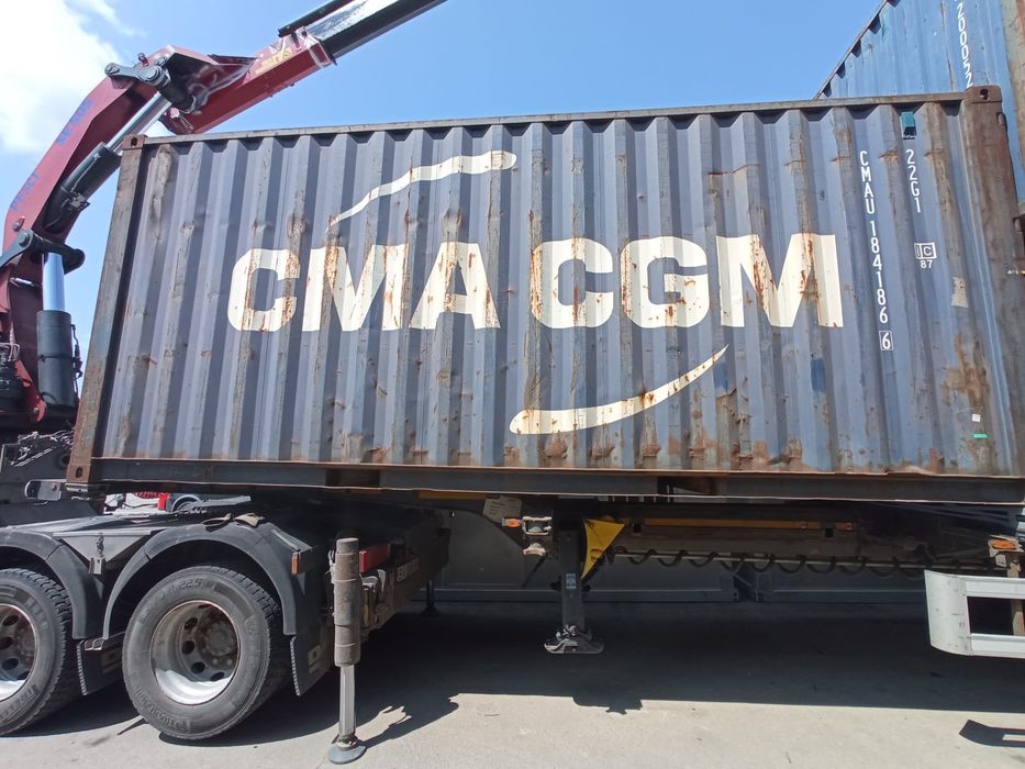 Container maritim / container birou