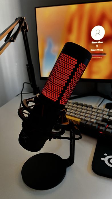 HyperX Quadcast микрофон