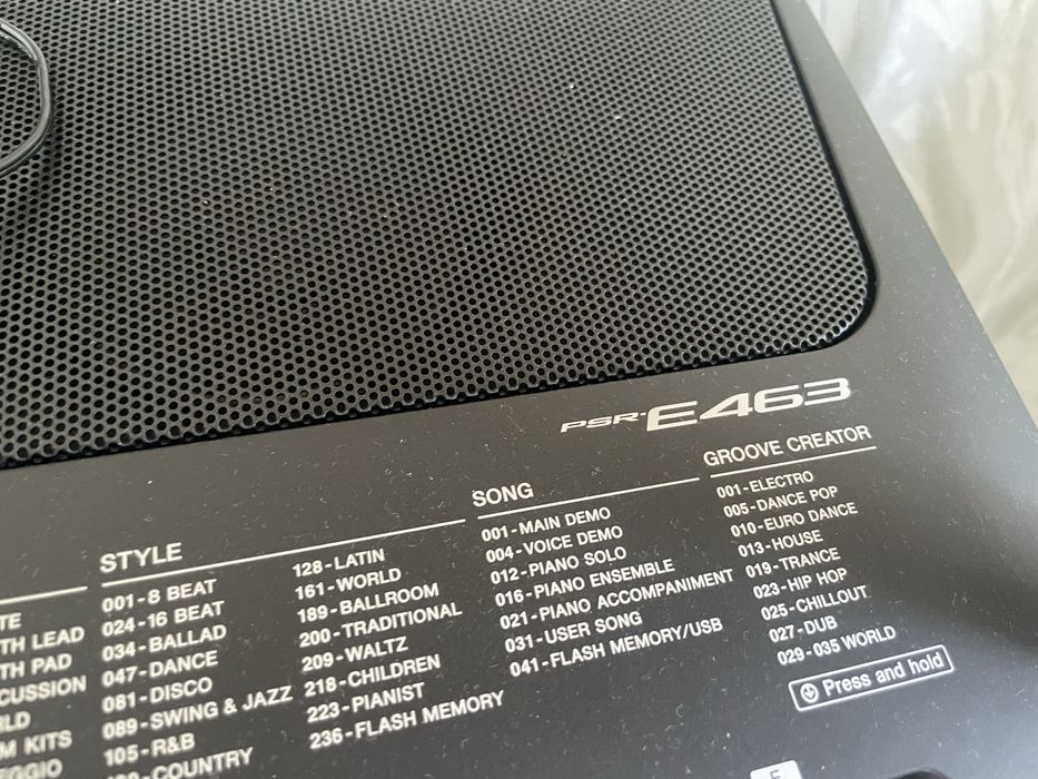 Продам синтезатор