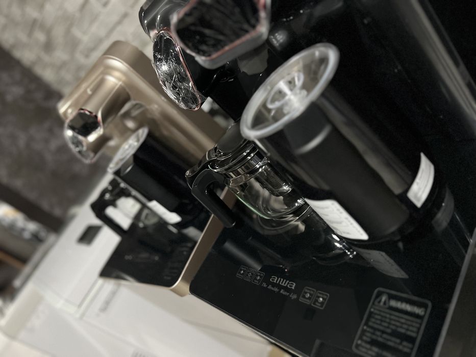 Кулер Японский Aiwa с чайником Hyundai завода