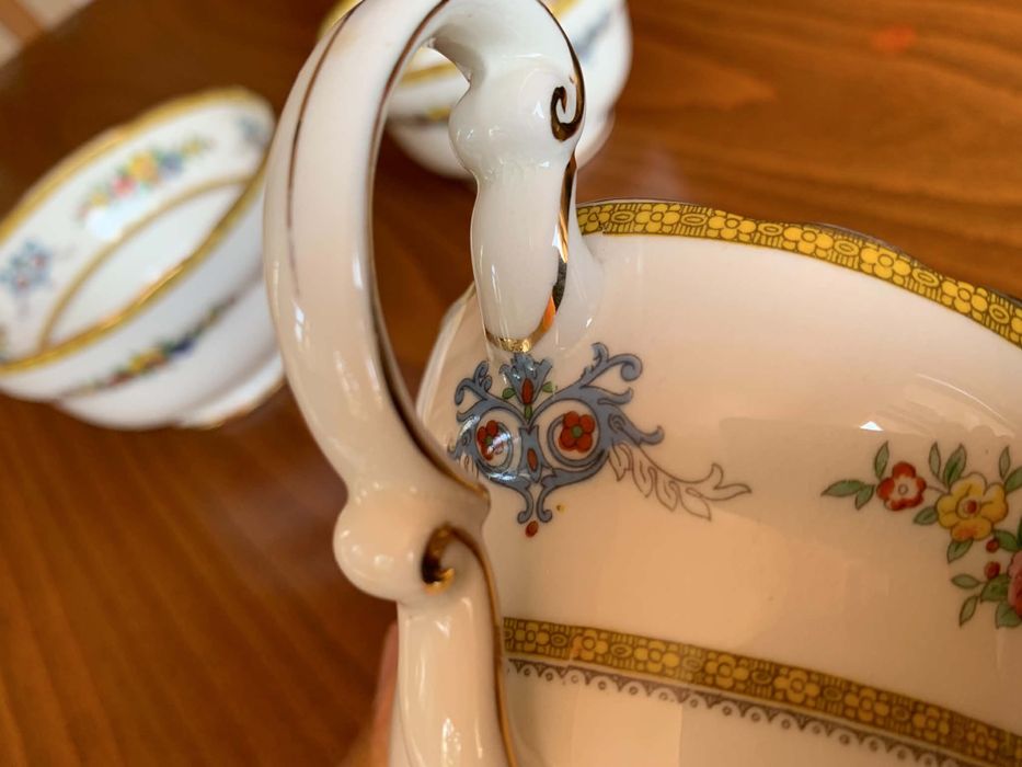 Винтидж английски порцеланов сервиз Paragon Fine China-Made in England
