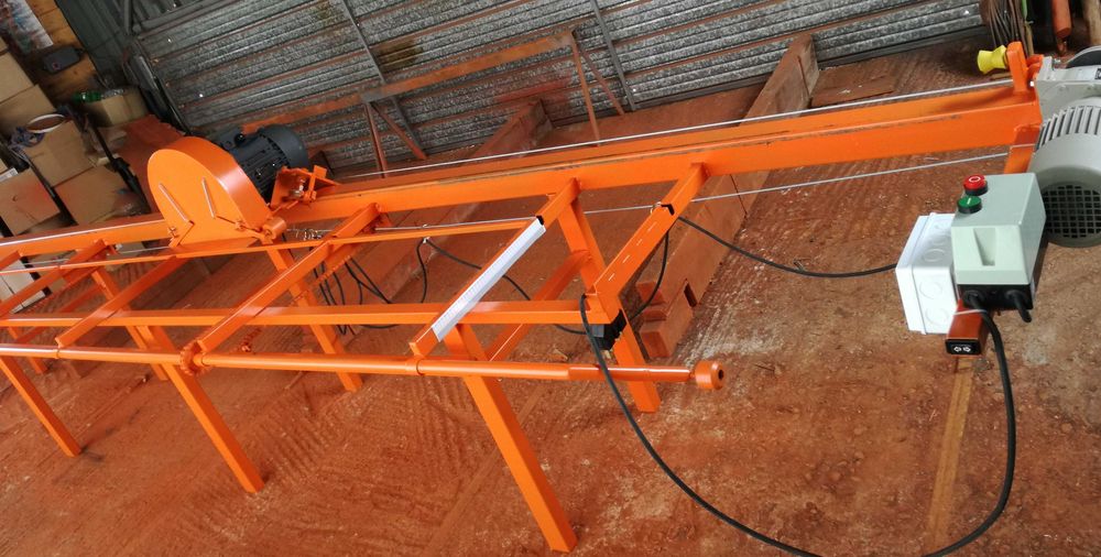 Продавам окраичваща машина за дъски