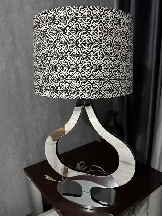 Продам очень красивую лампу