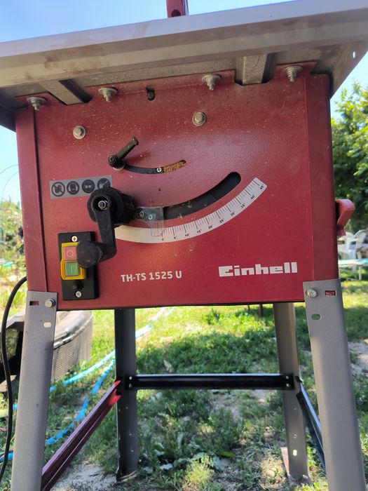 Fierastrau circular stationar cu masă