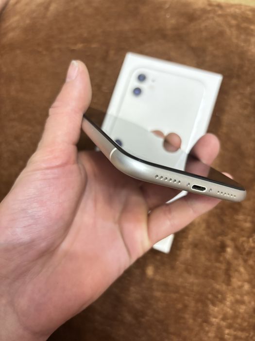 Продам айфон 11 на 64гб