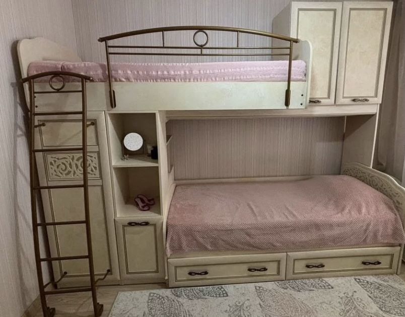 Продам 2 этаж детский диван