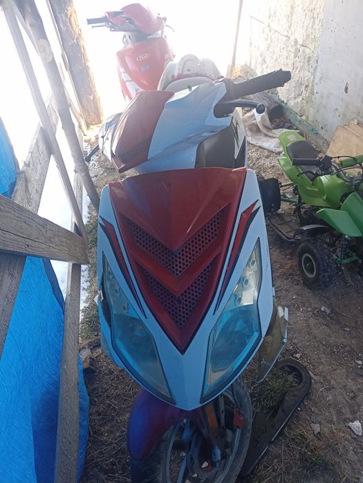 Vând scuter 125cc