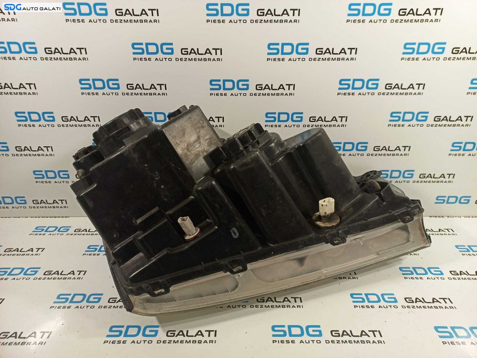 Far Stanga EUROPA Fara Xenon Kia Sorento 2002 - 2009 [L1994]