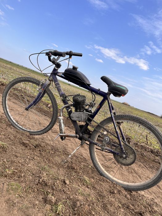 Vand motor bicicleta 80 cc in 2t in stare foarte buna