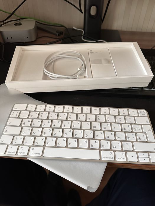 продам magic keyboard with touch id usb-c