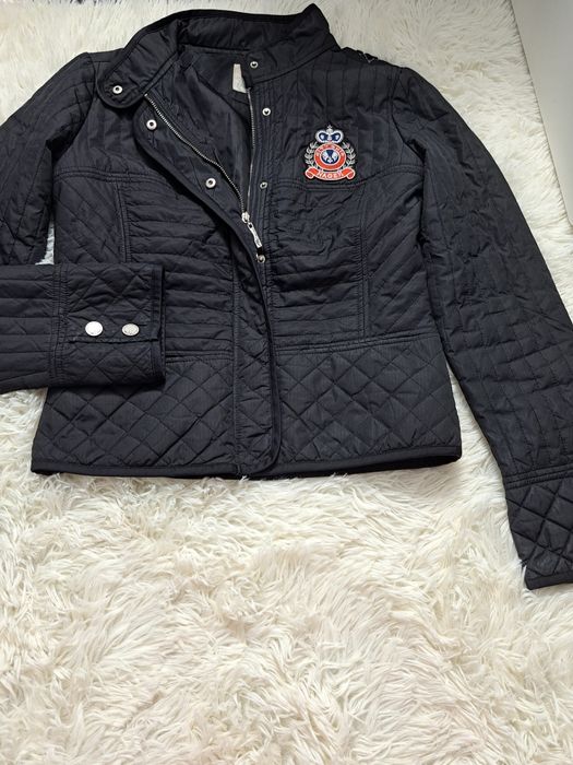 Черно есенно яке