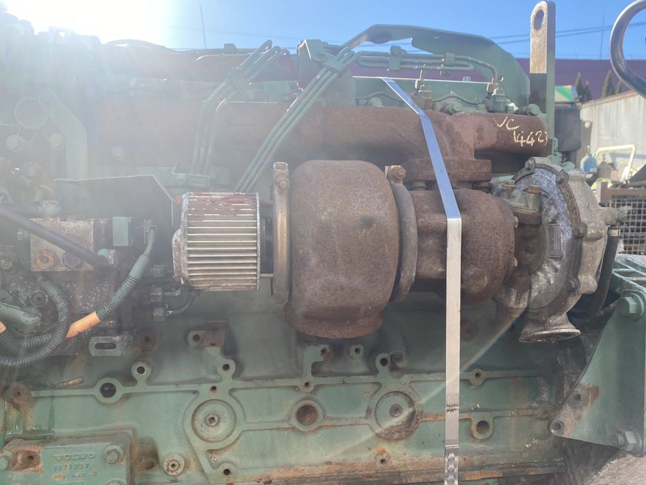 Motor volvo D6B cu toate anexele