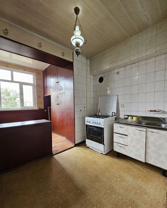 Чиланзар 22-й квартал продаю  Четырёх комнатную